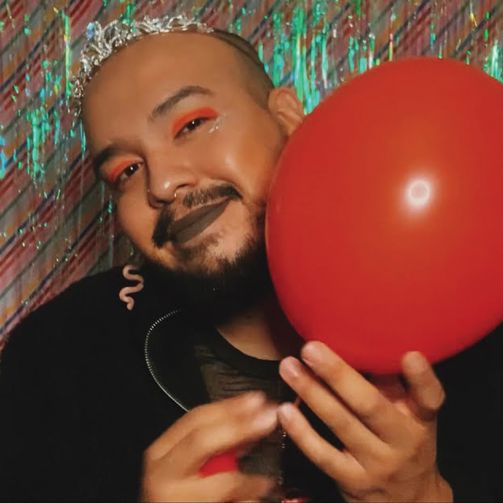 iiwaa releases DIY music video for "Hold Me" off of their debut EP "Dysphoria"